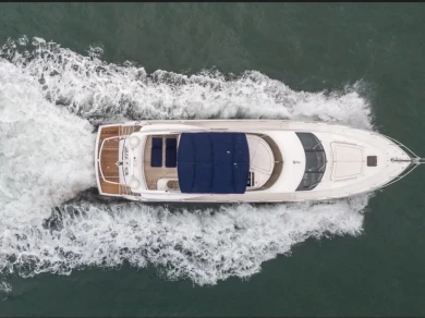 Hire a Sunseeker Manhattan 80 Miami