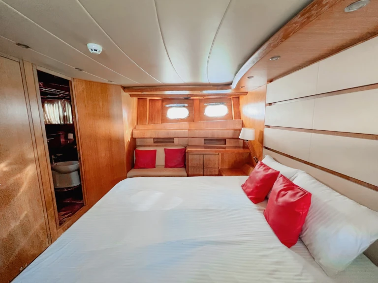 Location bateau Dubai Marina pas cher Luxury Motor Yacht X16