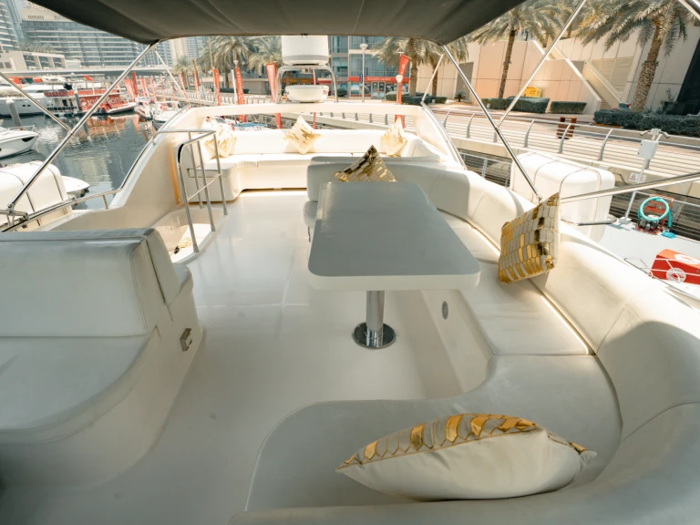Yacht à louer à Dubai Marina au meilleur prix