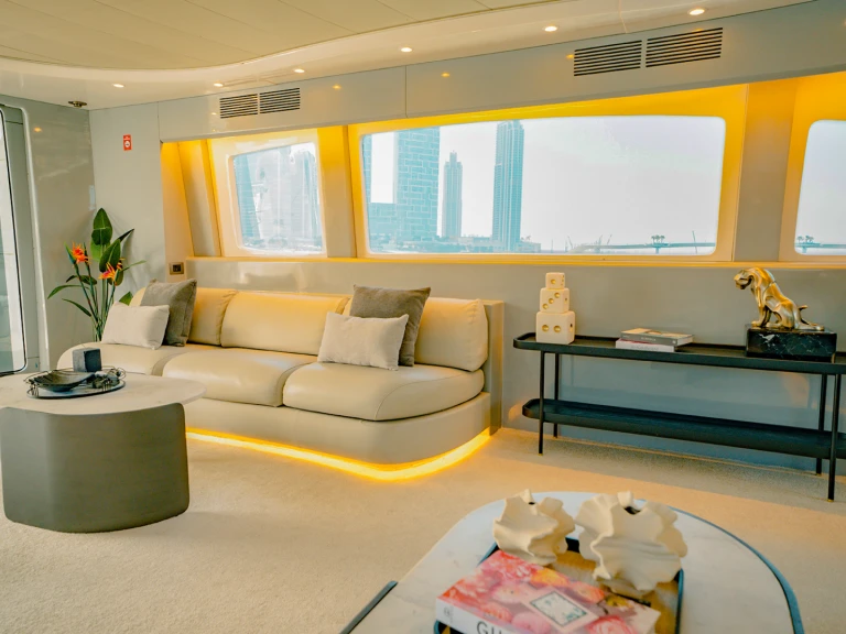 Louez un  Luxury Motor Yacht X12 à Dubai Marina