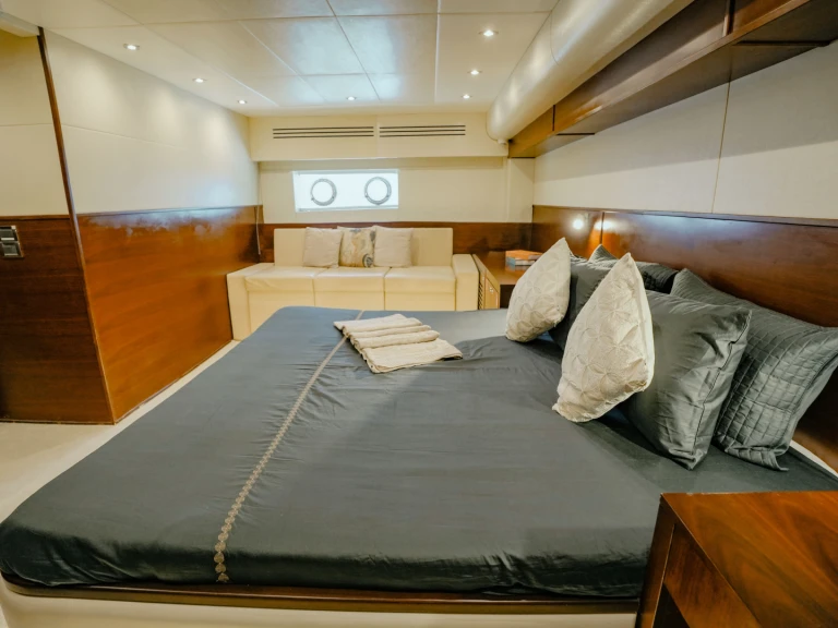 Location bateau Dubai Marina pas cher Luxury Motor Yacht S