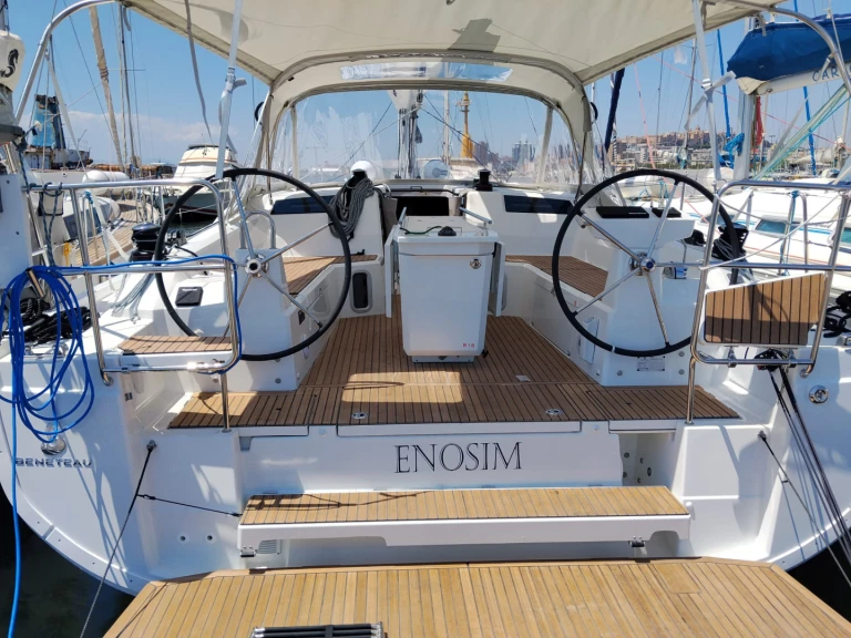 Bénéteau Oceanis 40.1 a louer à Carloforte