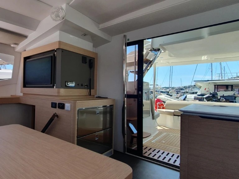 Location bateau Fountaine Pajot FP 44 à Seget Donji sur Samboat