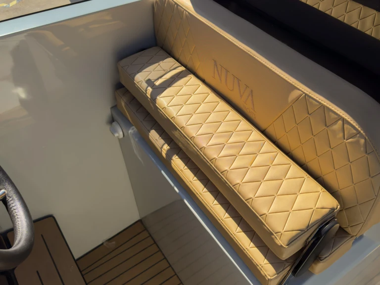 Louez un  Nuva M11 Cabin à Sitges