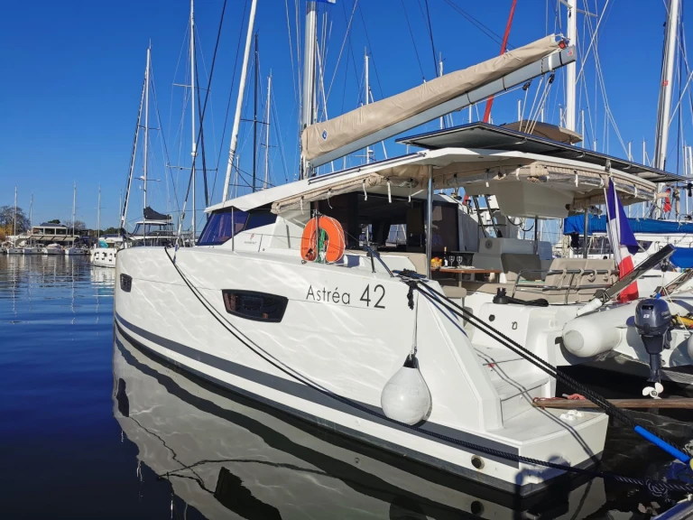 Location Catamaran Fountaine Pajot avec permis