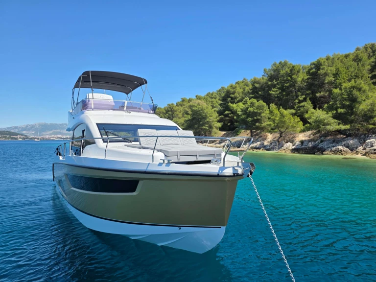 Location Yacht Sealine avec permis