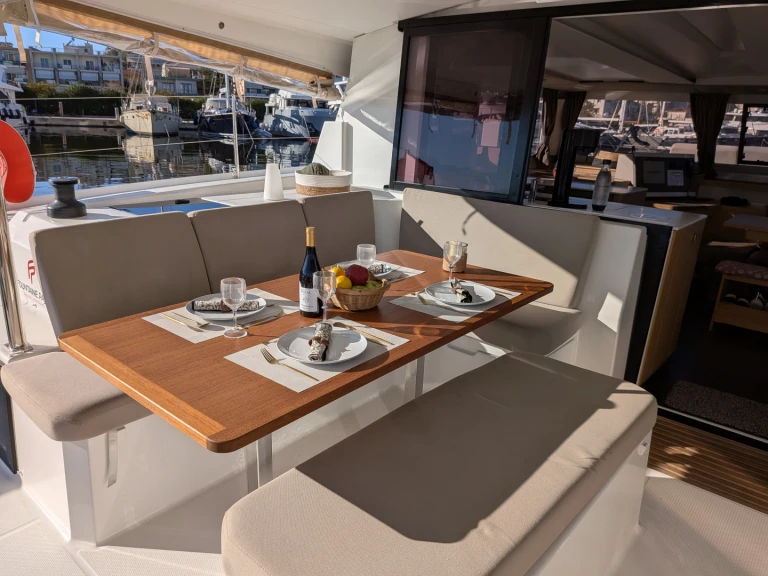 Location bateau Marseille pas cher Astrea 42
