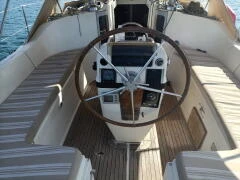 Yacht charter Port de Hyères (St Pierre) - Bénéteau Oceanis 370 on SamBoat