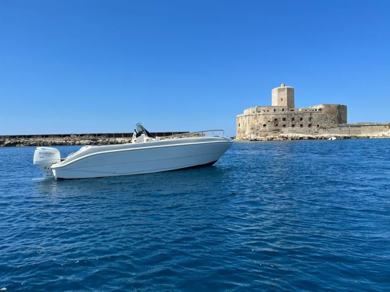 Location Bateau à moteur Ultramar avec permis