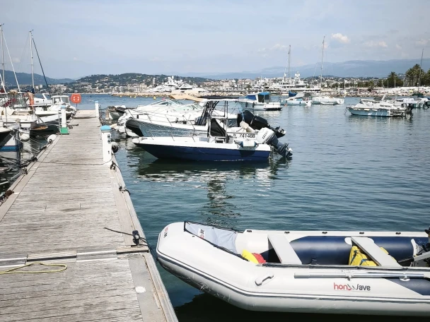 Location bateau Cannes pas cher FM16