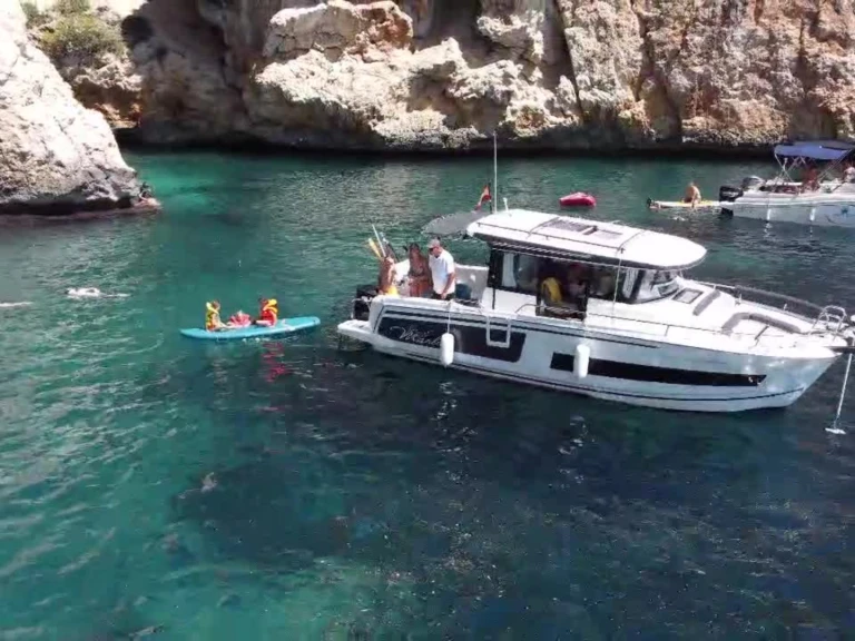 Location Bateau à moteur Jeanneau avec permis