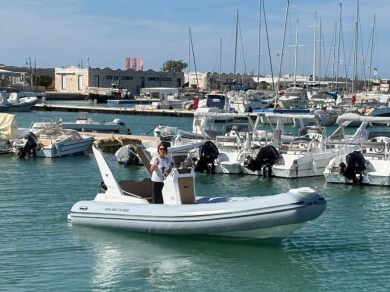 Gommone a noleggio a Vieste al miglior prezzo