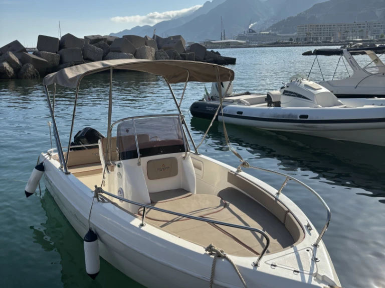 Location Bateau à moteur Allegra Boats avec permis
