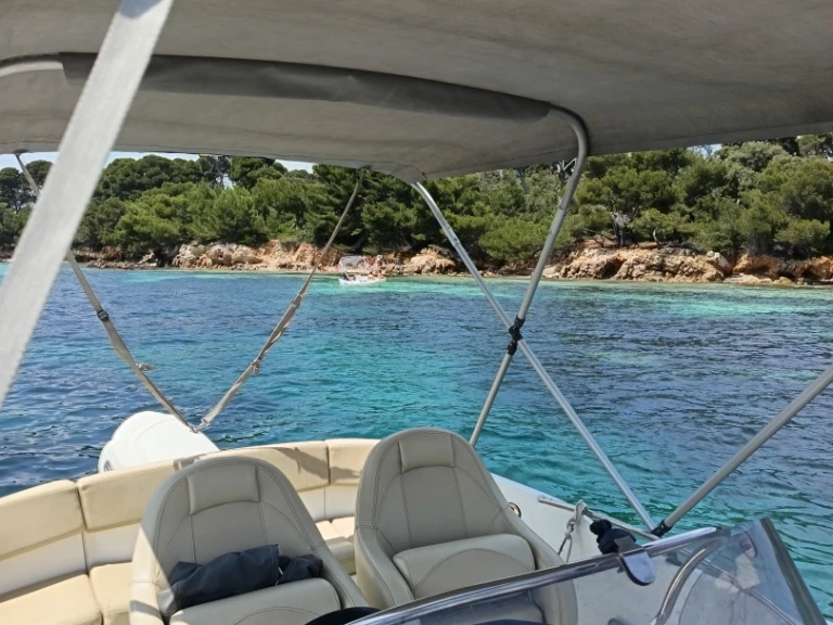 Location Bateau à moteur à Mandelieu-la-Napoule - Bénéteau Flyer 550 Open S2