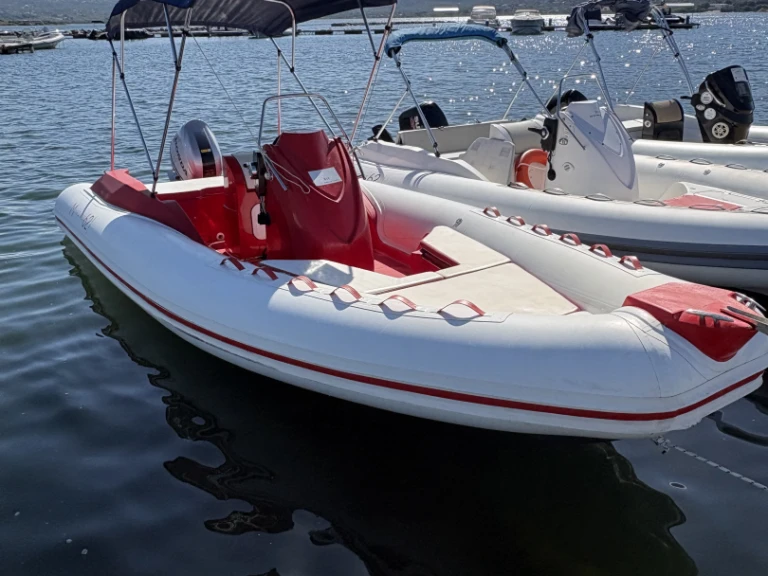 Location bateau Magnus 6.20 à Porto Rotondo sur Samboat