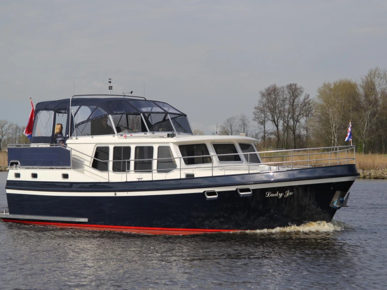 Location Bateau à moteur privateer avec permis