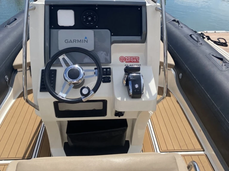 Location Semi-rigide à La Trinité-sur-Mer - Bwa SPORT 28 GTO