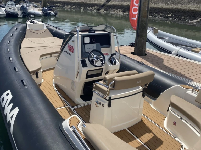 Location bateau Bwa SPORT 28 GTO à La Trinité-sur-Mer sur Samboat