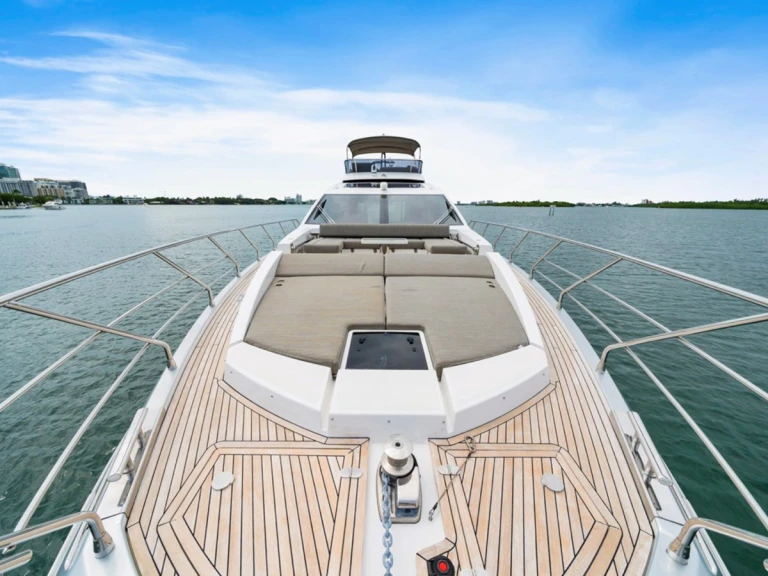 Location Yacht Azimut avec permis