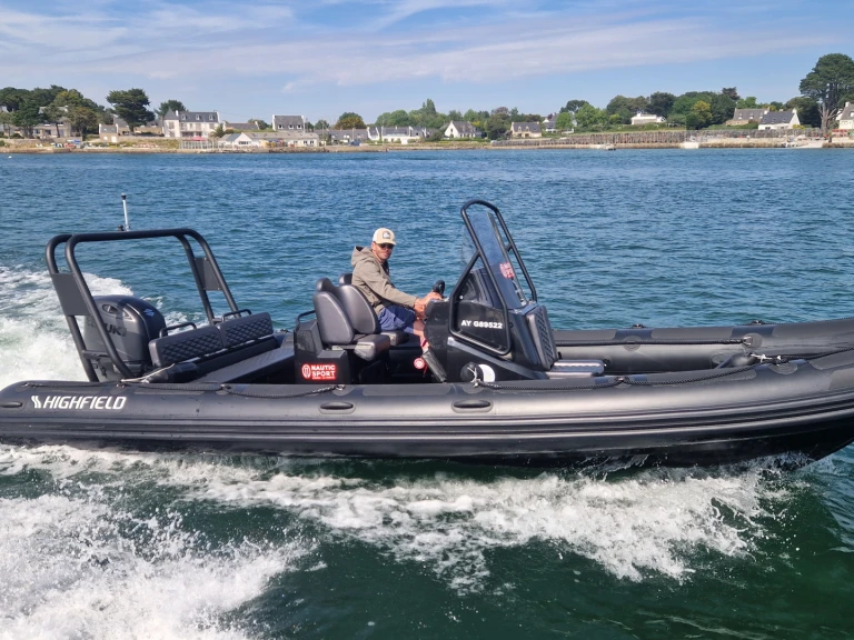 Location bateau La Trinité-sur-Mer pas cher HIGHFIELD 700