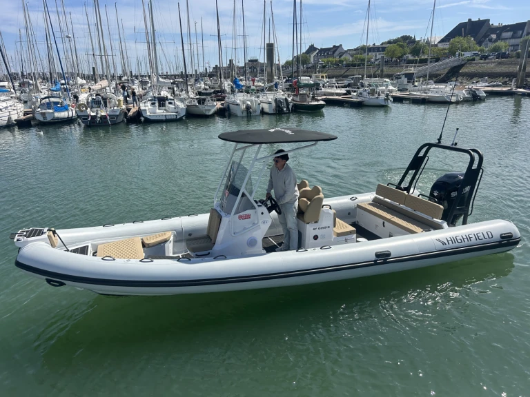 Louez un Highfield Patrol 760 à La Trinité-sur-Mer