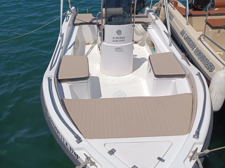 Athrakiboats KAVEIROS a louer à Chalcidique