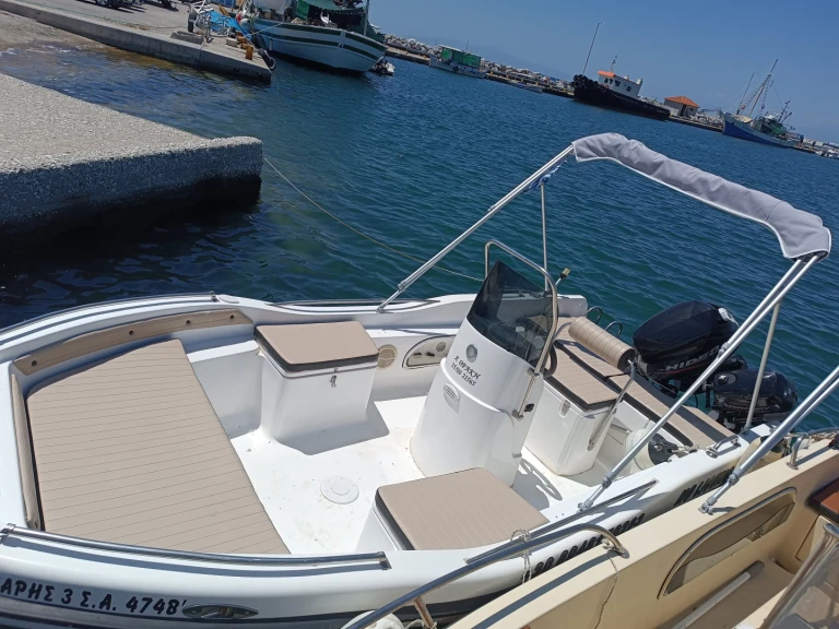 Location bateau Chalcidique pas cher KAVEIROS