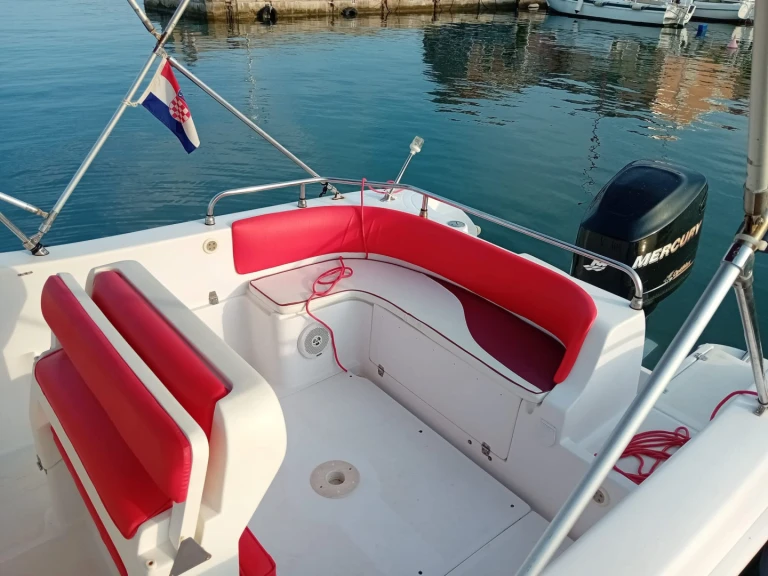 Location Bateau à moteur à Medulin - tancredi Blumax 21