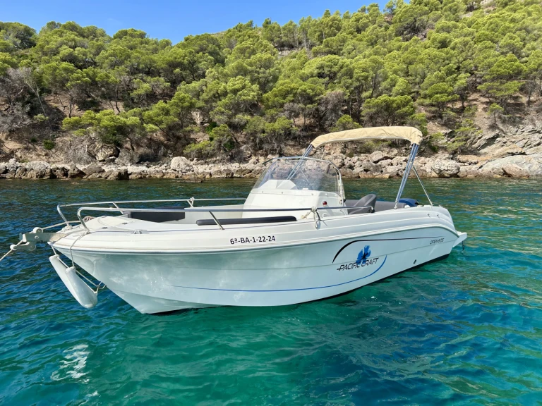 Location bateau Pacific Craft Pacific Craft 625 Open à Roses sur Samboat