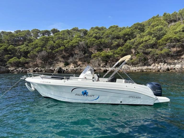 Bateau à moteur à louer à Roses au meilleur prix