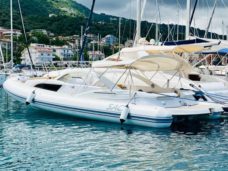 Location bateau Vibo Marina pas cher Sacs S 34 Orgasmo