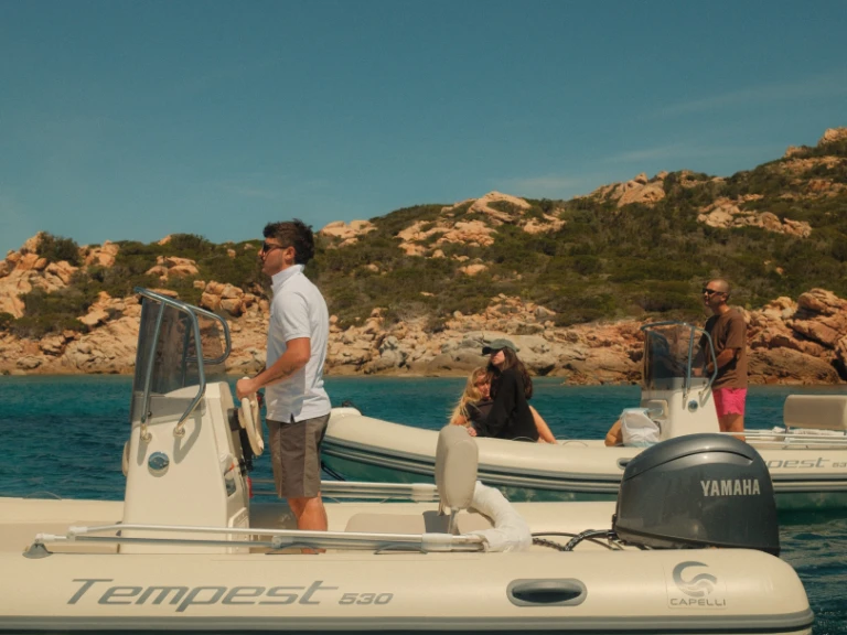 Louer Semi-rigide avec ou sans skipper Capelli à Porto Turistico Palau