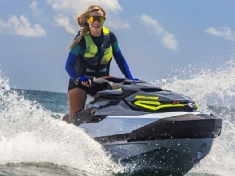 Location bateau Capri pas cher RXT-X RS 325