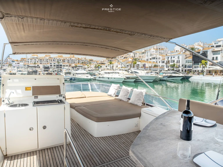 Location Bateau à moteur à Puerto Deportivo de Lujo en Marbella - Jeanneau Prestige 500 Fly