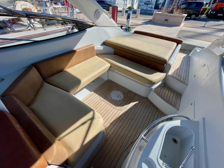 Louez un Sunseeker Superhawk 48 à Cannes