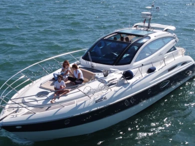 Ein Cranchi Mediterranee 47 Hard Top mieten in Lisbonne