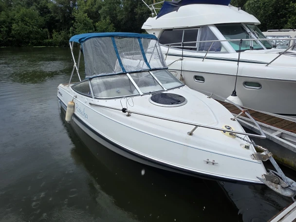 Location bateau Armentières pas cher Sundowner 195