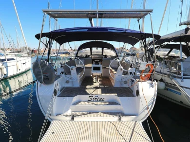 Bavaria Cruiser 46 między profesjonalistami a osobami prywatnymi w Pula