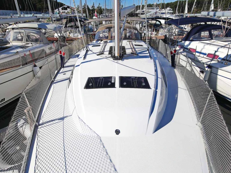 Louez un Bavaria Cruiser 46 à Pula
