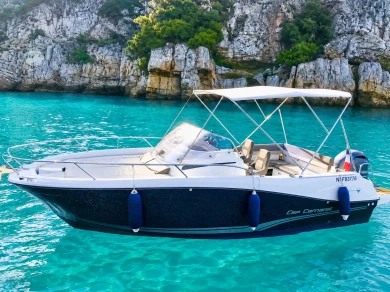 Hire Motorboat Pacific Craft with a boat licence