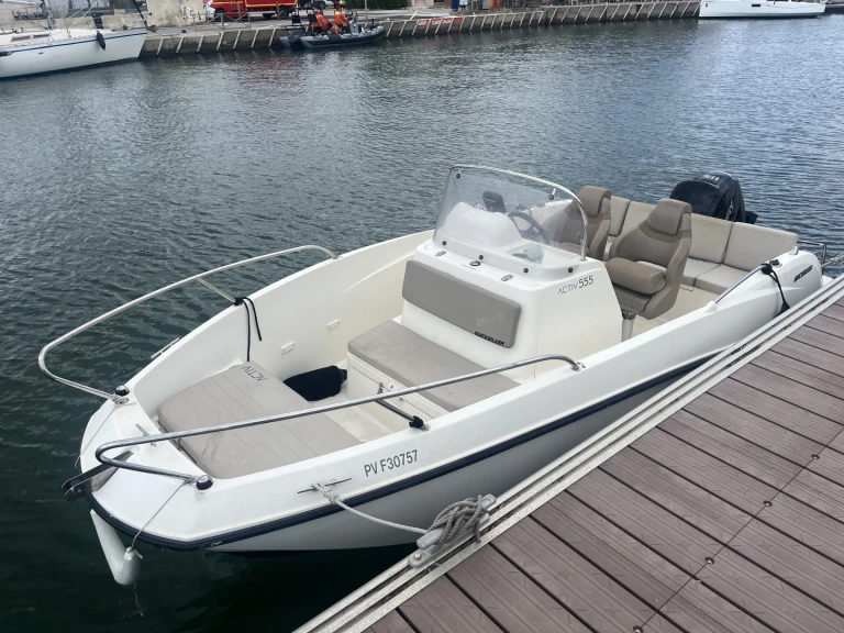 Louer Bateau à moteur avec ou sans skipper Quicksilver à Frontignan