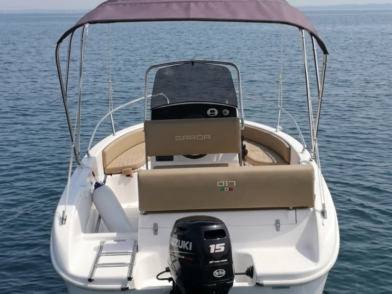 Location Bateau à moteur Barqa avec permis
