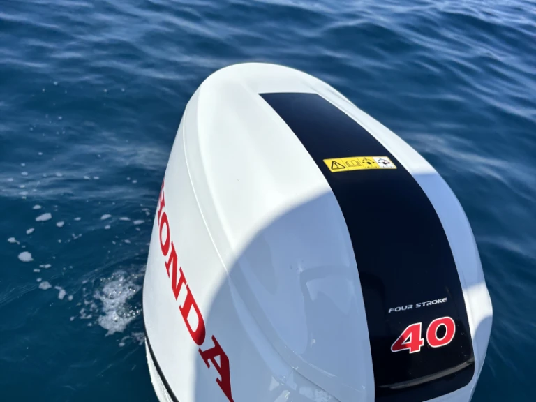 Location bateau Giardini-Naxos pas cher Sport Line 19