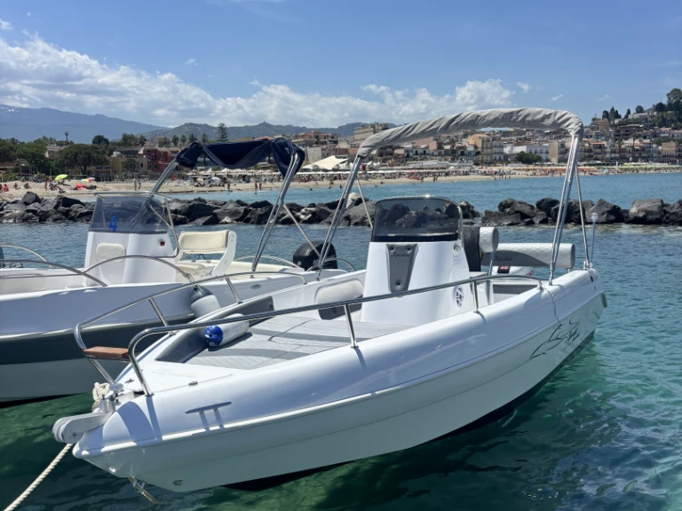 Location Bateau à moteur à Giardini-Naxos - Aquabat Sport Line 19
