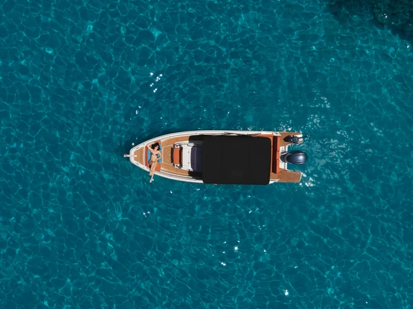 Location Bateau à moteur Protagon avec permis