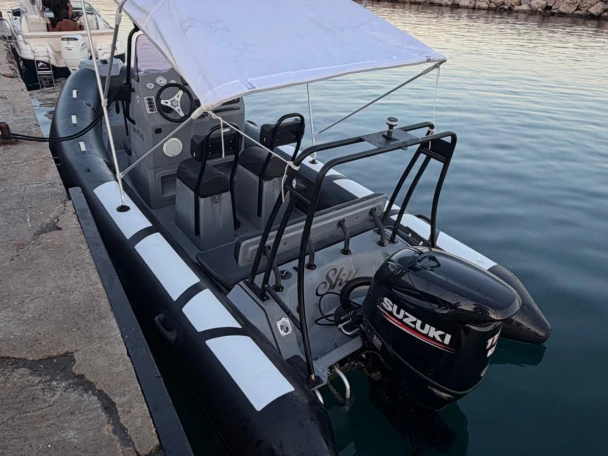 Location Bateau à moteur à Marseille - Brig Navigator 570