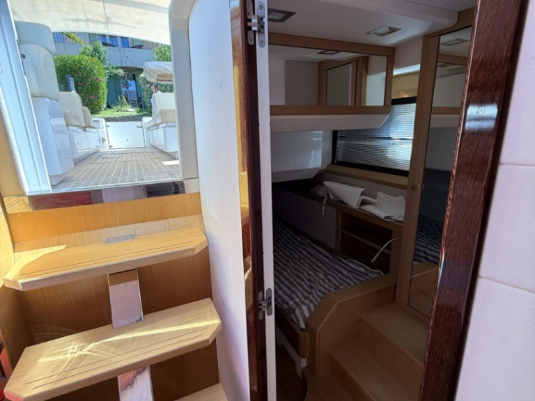 Louez un Ulisse 2000 Napoli UNICA 42 à Port Grimaud