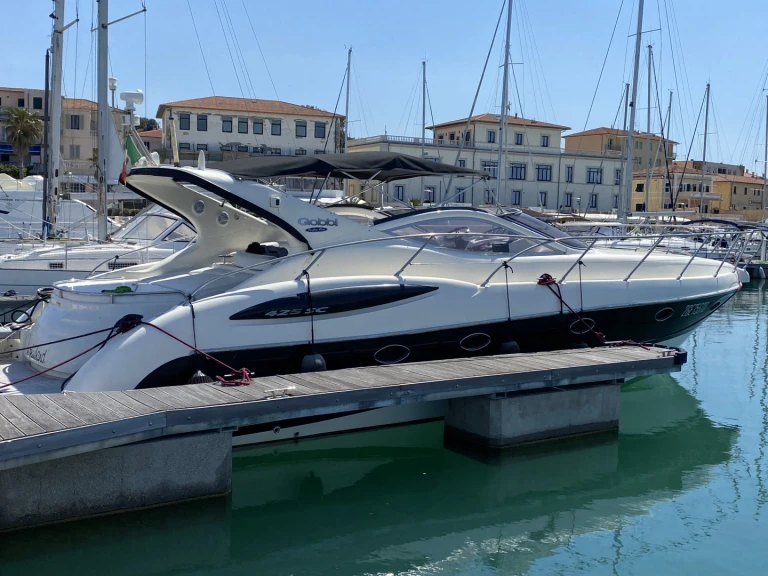 Bateau à moteur à louer à San Vincenzo au meilleur prix