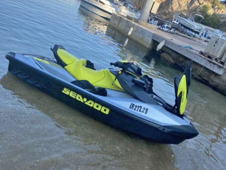 Louez un Sea-Doo GTI se 170 à Martigues