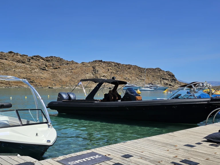 Louer Semi-rigide avec ou sans skipper Fost à Mykonos (Ville)